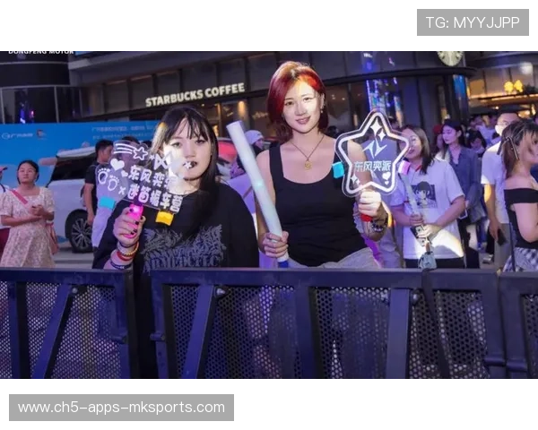 俱乐部跨界合作打造球迷沉浸式体验馆