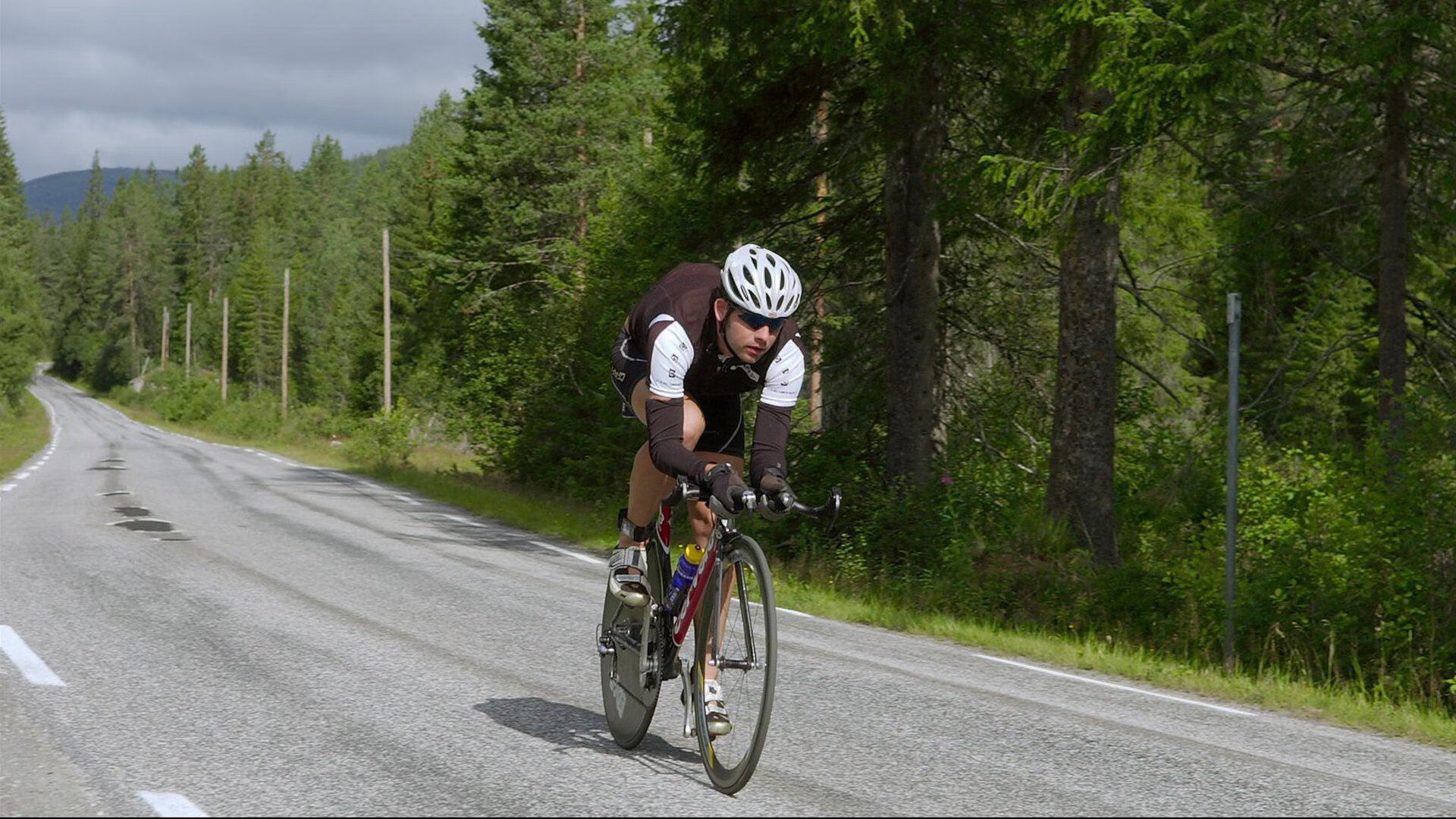 恩里克带领西班牙队迎来复苏，晋级欧洲杯