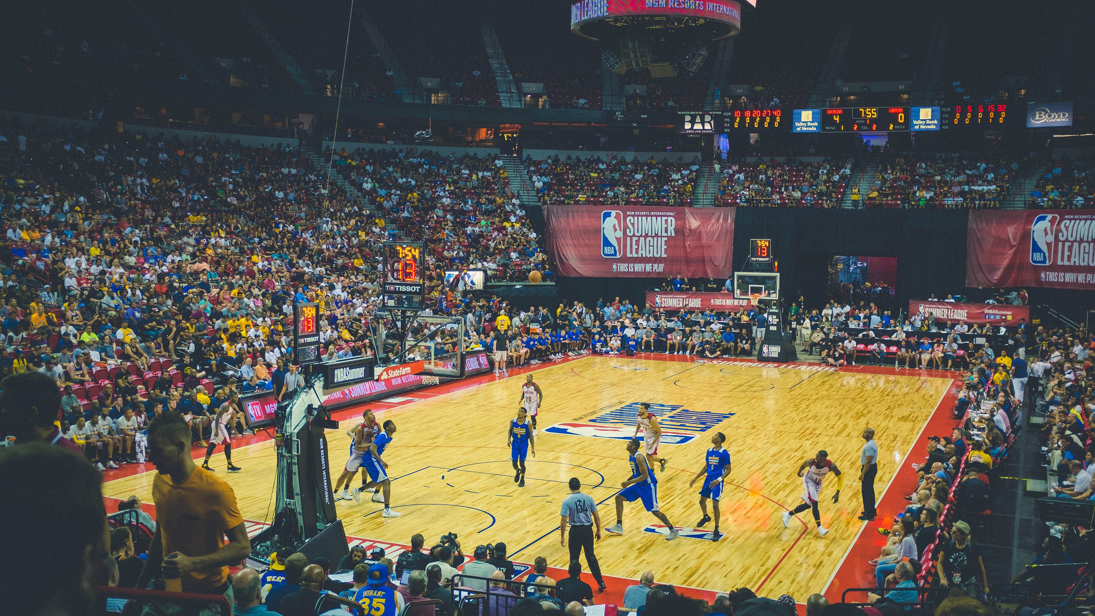 掩护后球员的节奏延续是否直接决定得分效率，掩护犯规怎么判罚