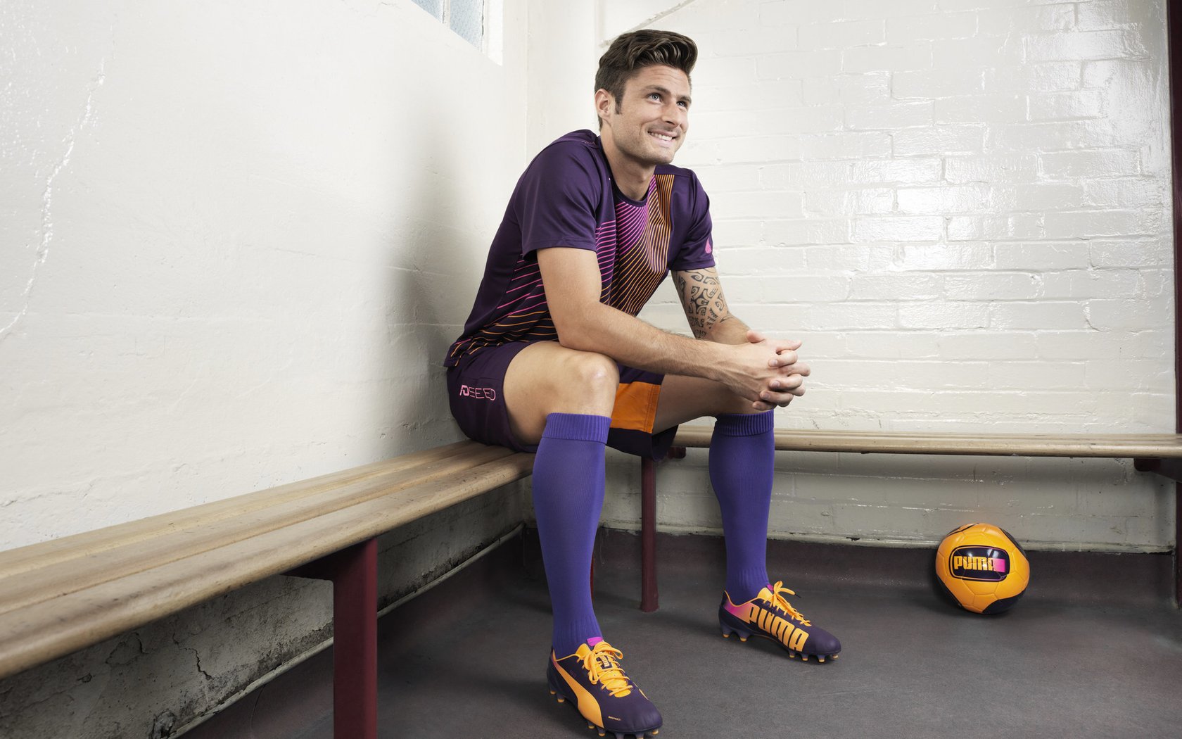 斯图加特双前锋制造连续冲击机会，斯图加特21